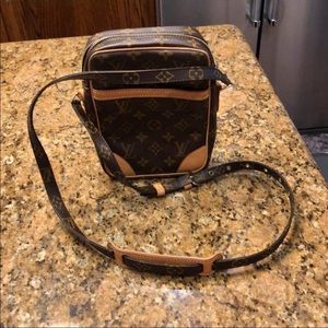Authentic Lv